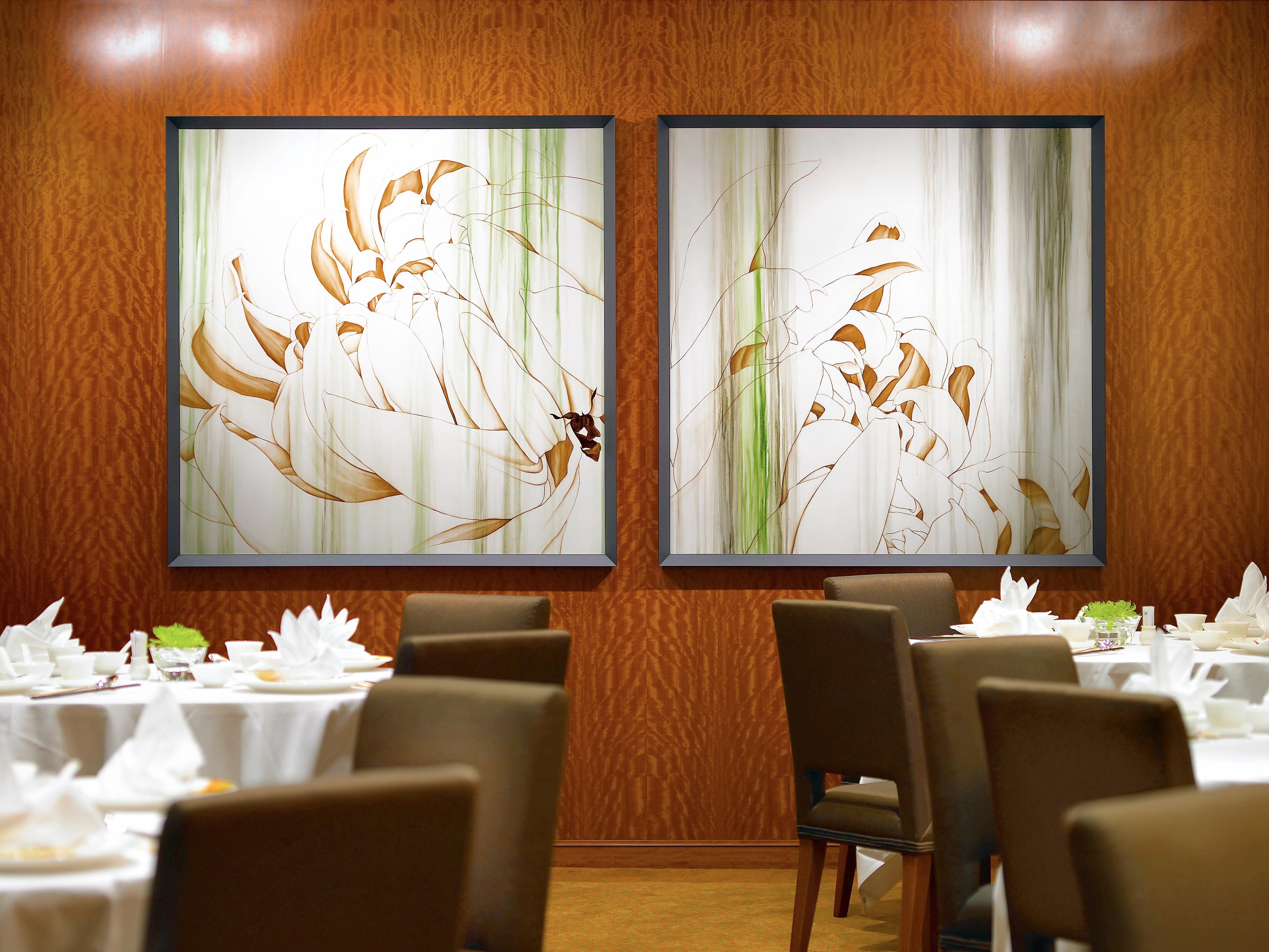 Khách sạn The Royal Garden 5*